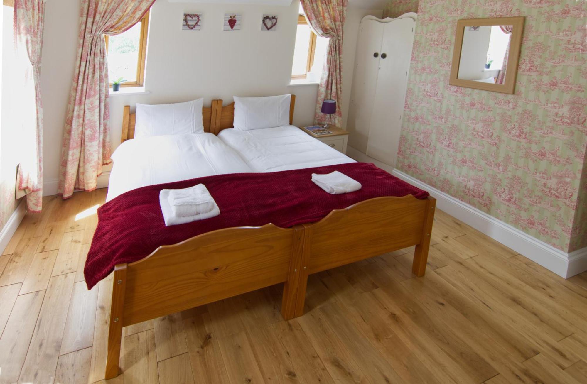 East Lodge Bolney Bagian luar foto